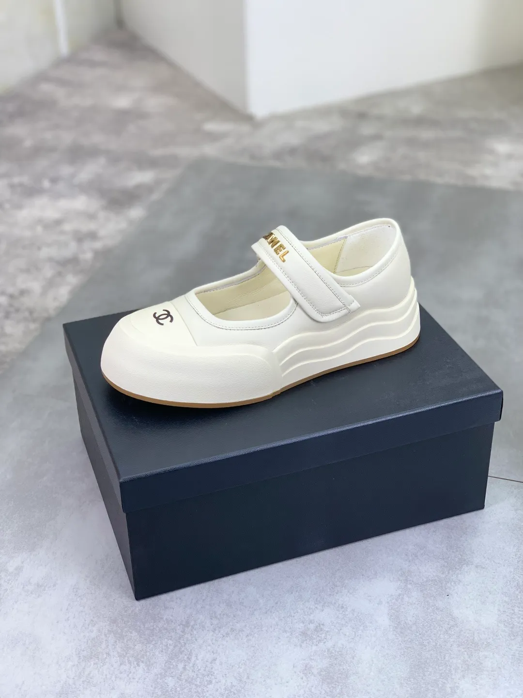 Men's men's shoes 💰P562 new high quality Chanel 25k spring counter new top quality [proud] This boot is really a lucky star for small people, thick sole 5cma more refined rhombus, slim legs, the key is very comfortable upper foot: imported cowhide lining: sheepskin lining outsole: genuine molded tpu outsole ~ 5cm heel height Color: 3️⃣ colors available Size: 35-40 (41 made to order, non-refundable)